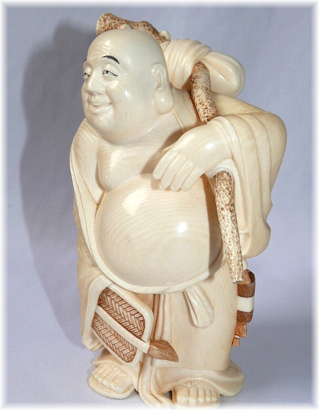 Хотэй, один из Семи Богов Счастью, японская статуэтка окимоно из слоновой кости