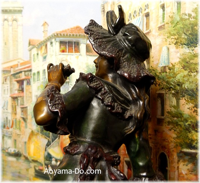 артдеко антикварная бронзовая  фигура Девушка с биноклем