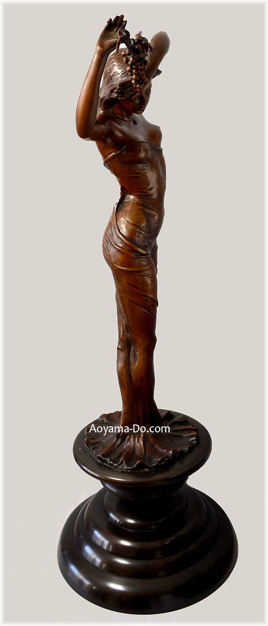 бронзовая скульптура Нимфа с виноградной ветвью, бронзовая скульптура