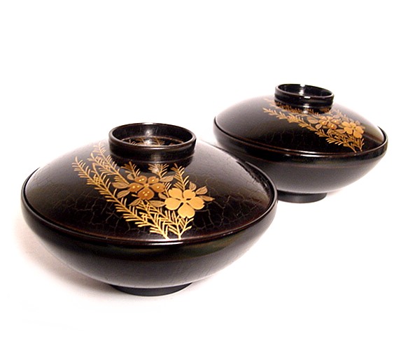 старинные японские черные лаковые чашки