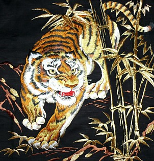 вышивка на японском кимоно Тигр