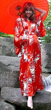 японское шелковое кимоно