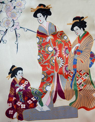 рисунок на шелковом японском кимоно