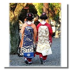 традиционые японские пояса оби из шелковой парчи