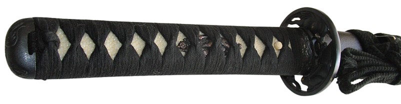 японский меч катана - цука с оплеткой из хлокового шнура и цуба