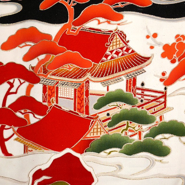деталь японского рисунка на женском шелковом кимоно