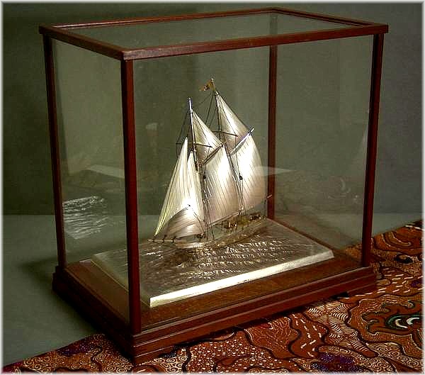 японская парусная яхта, интерьерное украшение из серебра