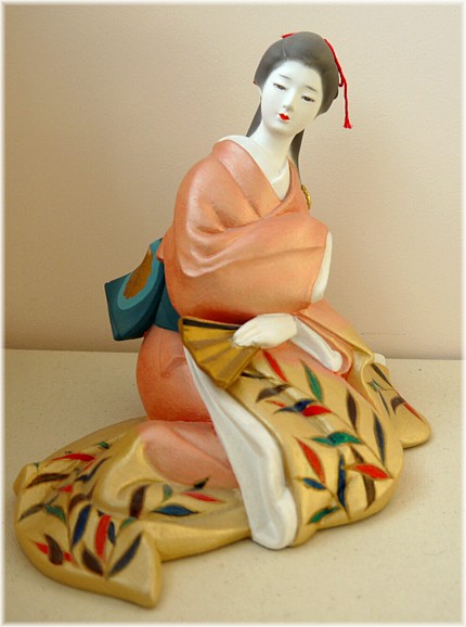 девушка в кимоно, японская статуэтка