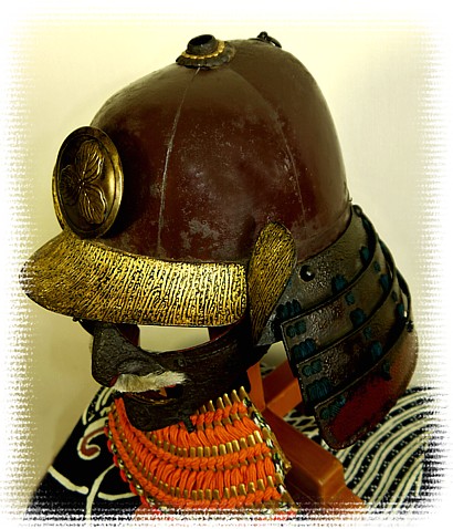 японский самурайский шлем кабуто эпохи Муромачи