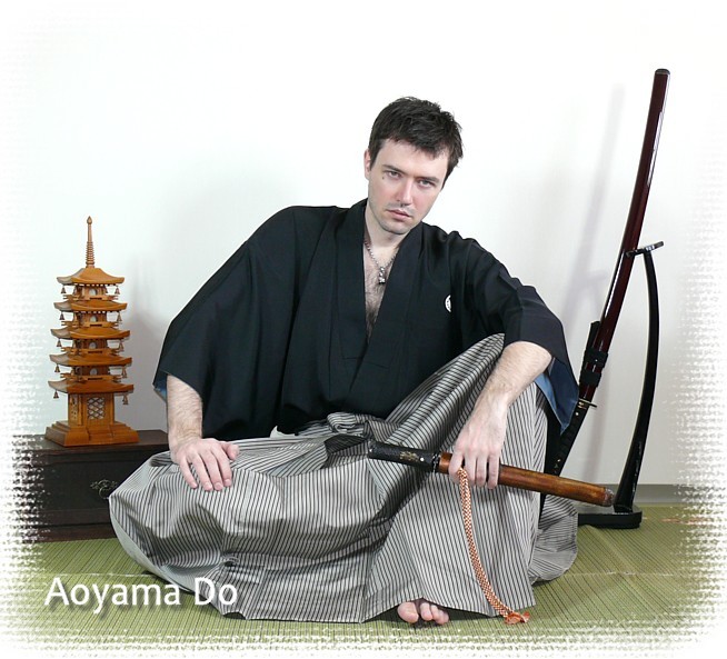 японские антикварные мечи, оружие самураев, кимоно и предметы японского искусства