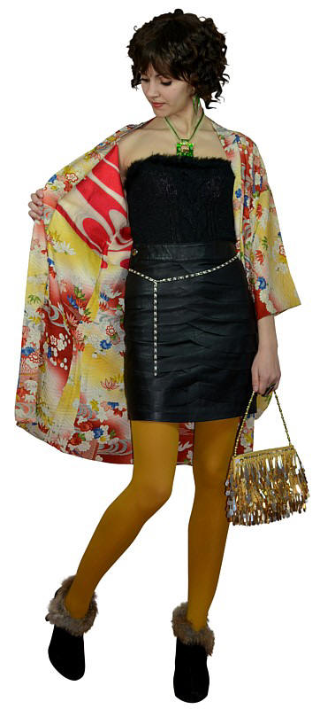 шелковое японское кимоно и вечерняя сумочка из золотый пайеток