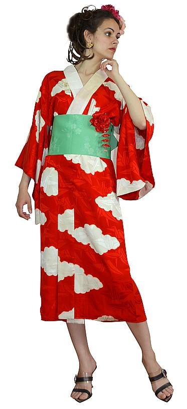 винтажная одежда: японское шелковое кимоно - стильная одежда для дома